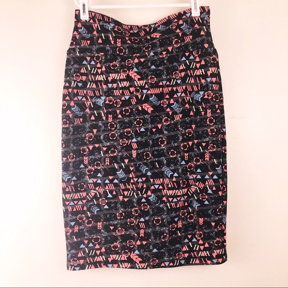 Lularoe Cassie Pencil Skirt Size XS Geometric Abstract Print Black Coral